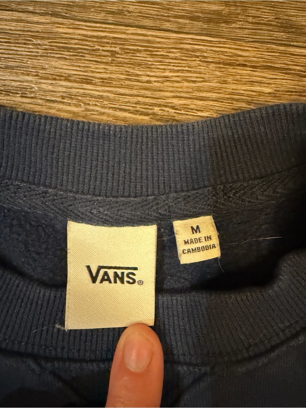 Vans Women’s Academy Colorblock Crop Grunge Crewneck Navy & Cream Size Medium - Picture 5 of 6